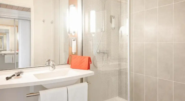 Standart üç kişilik oda ibis Cavaillon
