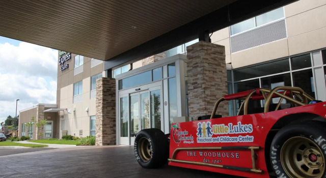 Holiday Inn Express & Suites Oswego, an IHG Hotel, Buchen Sie Hotel Oswego 