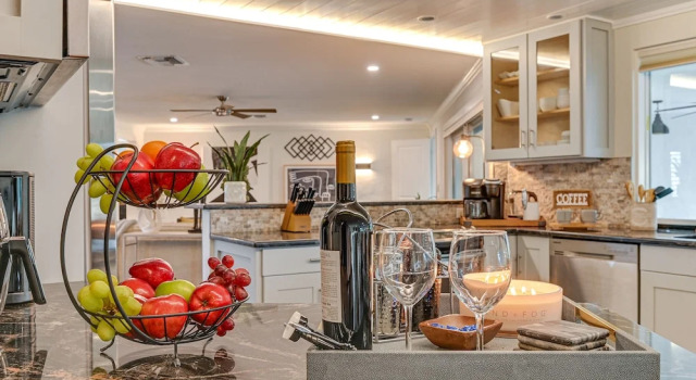 Коттедж Upscale Naples Outdoor Getaway ~ 4 Miles to Beach