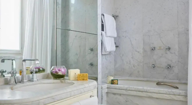 Двухместный номер Premium Hotel Regency - Small Luxury Hotels of the World