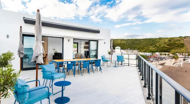Апартаменты с видом на море Facing Bay Hostel
