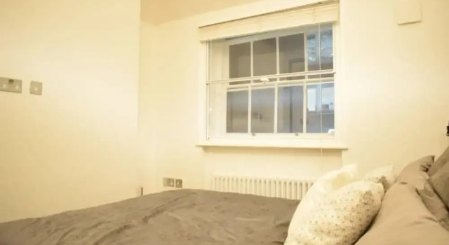 1 Bedroom Covent Garden Flat Sleeps 4, Забронировать Апартаменты/квартира Лондон Большой Лондон, рядом с Театр «Принц Эдуард»