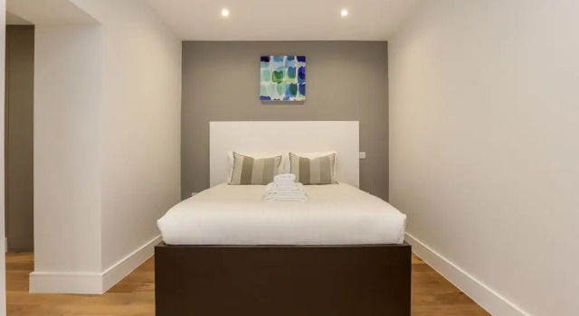 Студия Deluxe Queensborough Terrace Serviced Apartments