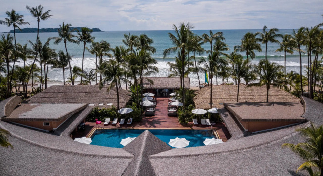 Номер Deluxe Bayview The Beach Resort
