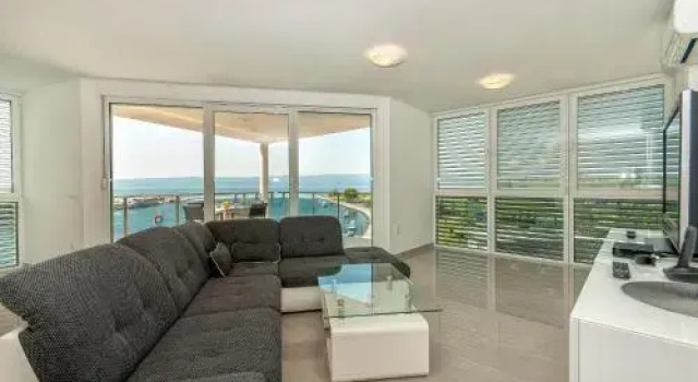 Ap 4 2 In One Of The Most Luxury Building In Omis, Rezerwuj Hotel Omiš Split Region