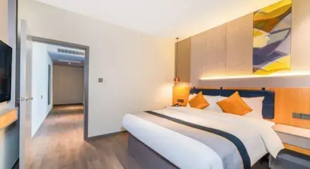 Люкс Business Kaiman International Hote(Guiyang Longdongbao International Airport Zhongxing Subway Station)