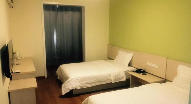 Двухместный номер Business 7 Days Inn Tianjin Jiaotong University Caozhuang Subway Station Branch
