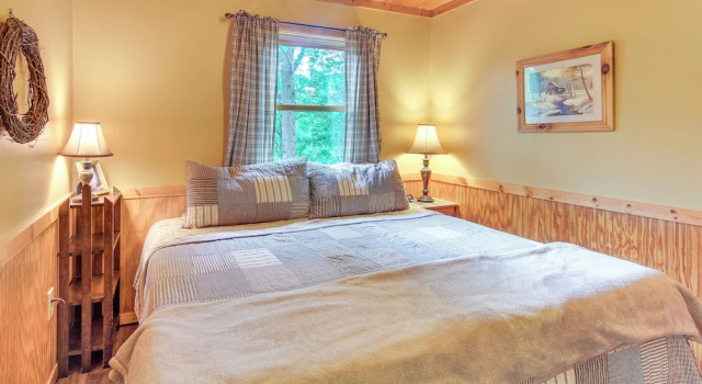 Коттедж 'fox Den' w/ Hot Tub! 22 Mi to Cataloochee Skiing