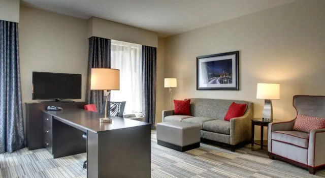 Люкс Hampton Inn & Suites Greenville Airport