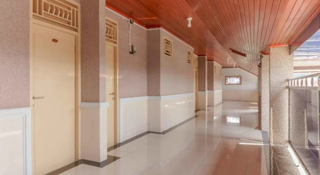 RedDoorz Plus Syariah near RSUP Dr. M. Djamil Padang