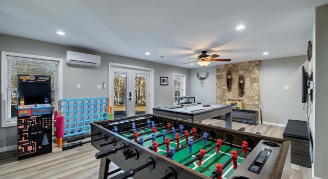 Hot Tub Game Room Dog Friendly Sports Bar A C, Book Feriehus Sommerhuse i Pennsylvania, Hytte