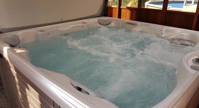 Studio in Bevaix, With Pool Access, Enclosed Garden and Wifi, Rezervasyon Otel La Grande-Beroche Neuchatel