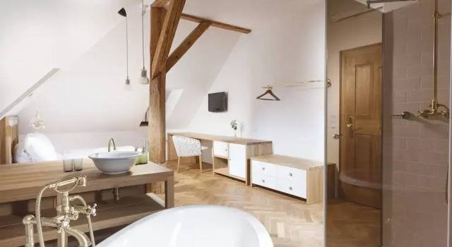 Номер Deluxe Hotel At the Golden Scissors