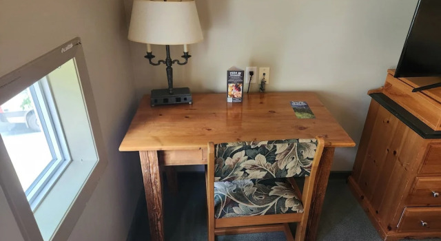 Номер Classic Waterton Lakes Lodge Resort