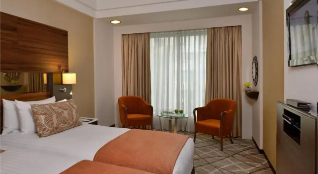 Люкс Executive Hotel Marine Plaza