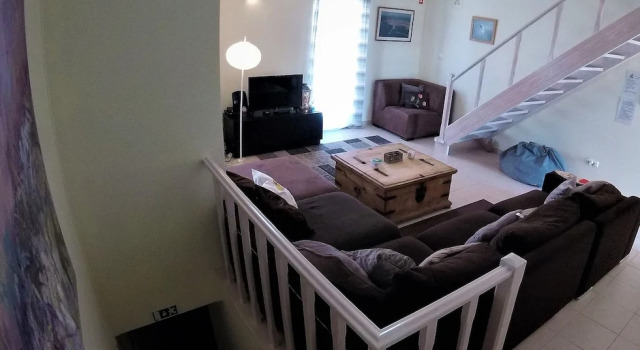 Кровать в общем номере с балконом и с видом на море Peniche Surf Lodge 1