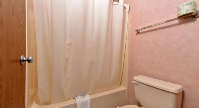 Четырёхместный номер Standard Americas Best Value Inn Beardstown