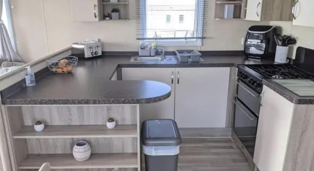 Immaculate Sen Friendly 3-bed Caravan in Porthcawl