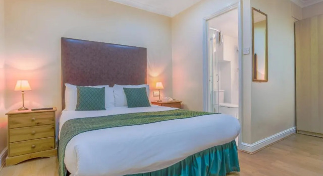 Трёхместный номер Standard Цокольный этаж London Town Hotel