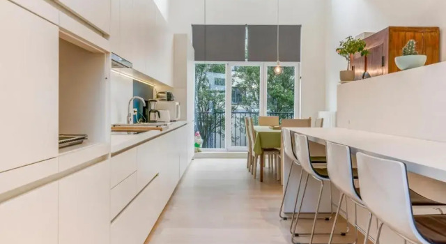 Magnificent modern, sleek & stylish decorated Loft, Rezerwuj Hotel Hotele w Bruksela z parkingiem, Parking