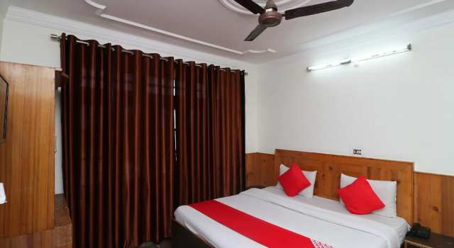 OYO 4605 Hotel Aakarsh
