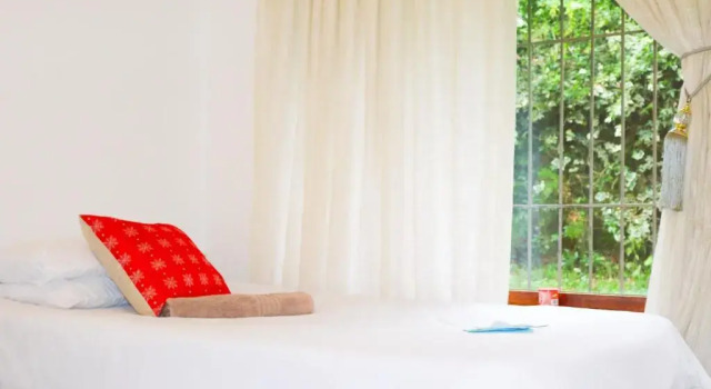 Кровать в общем номере (женский номер) The Valley Guest House
