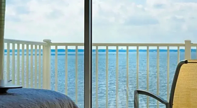 Четырёхместный номер Standard с видом на залив Hampton Inn & Suites Ocean City Bayfront-Convention Center