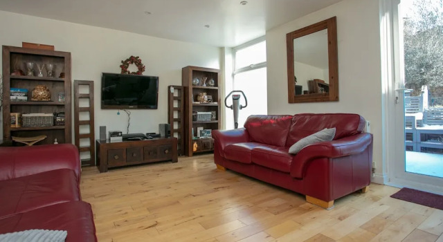 Clapham Junction House With Garden, Varaa Hotelli 3 tähden hotellit kohteessa Merseyside, 3*