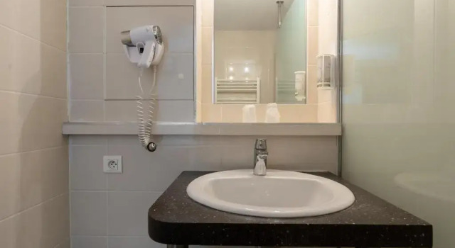 Двухместный номер Standard Brit Hotel Avignon Sud Le Calendal