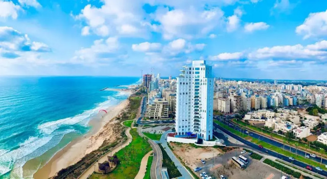 מגדל C1