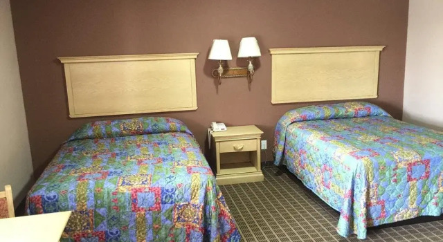 Crown Inn - Fayetteville, Забронировать Отель Фаеттевилле Северная Каролина