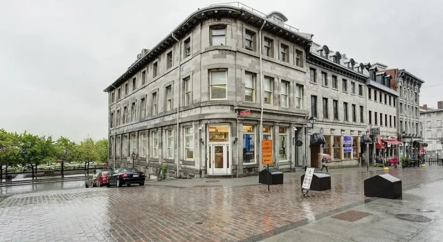 Charming Apartment on St-Paul street by Hometrotting, Book Lejlighed Lejligheder i Montreal, nær Clock Tower Beach, Lejlighed
