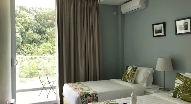 Telanai16 Lodge, Rezerwuj Hotel Hotele w Kampong Madewa z basenem, Basen