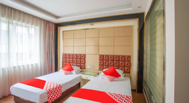 OYO White Swan Hotel, Prenota Hotel Huzhou Zhejiang