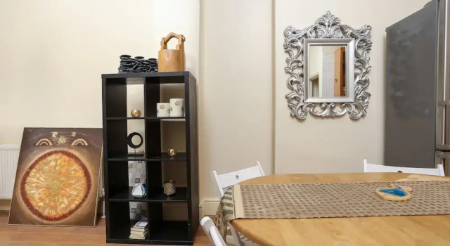 3 Bed Kensington Apartment with Balcony, Varaa Huoneisto Asunnot kohteessa Merseyside, Huoneisto
