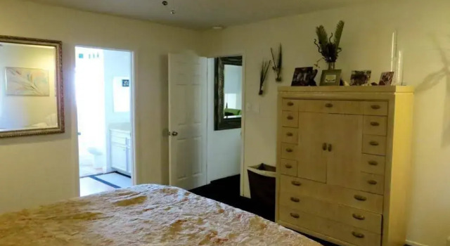 Vegas Oasis Home w/ Pool & Spa: 7 Miles to Strip, Забронировать Отель Саммерлин Лас-Вегас