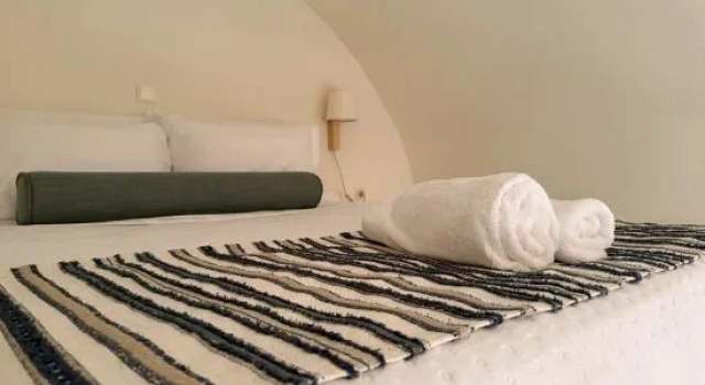 Люкс Deluxe с видом на горы Santorini Theasis Suites