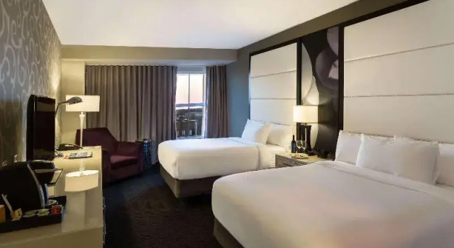 Четырёхместный номер Standard с балконом TRYP by Wyndham Savannah