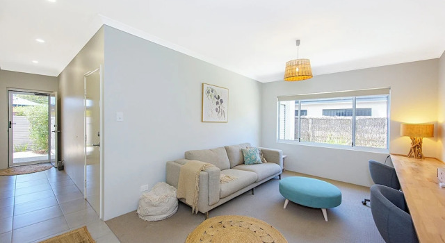 The White House, Book Hotel Geographe Western Australia