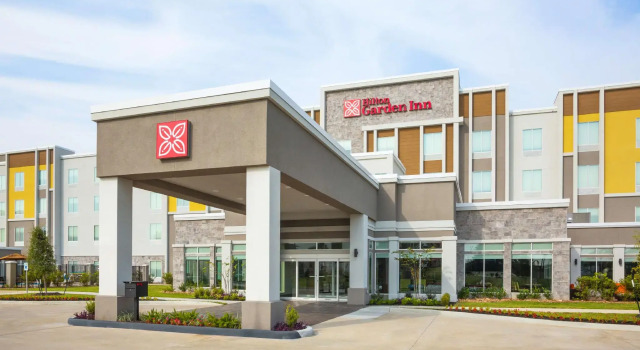 Четырёхместный номер Standard Hilton Garden Inn Houston-Baytown