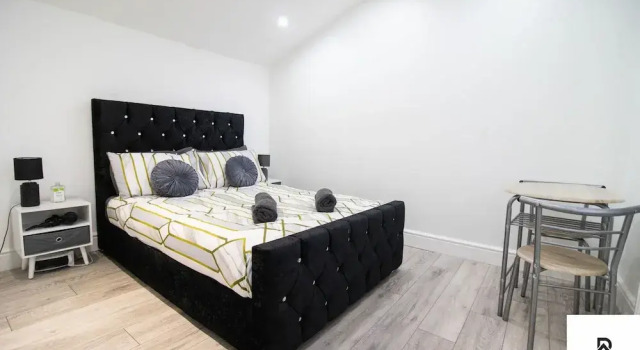 2-bed Near the O2 Arena & Excel & Free Parking, Забронировать Дом для отпуска Виллы Большого Лондона, Вилла