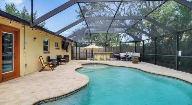 Коттедж Pool & Patio Paradise! Largo Escape 4 Mi to Beach
