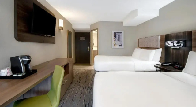 Четырёхместный номер Standard Holiday Inn Express Rochester - University Area by IHG