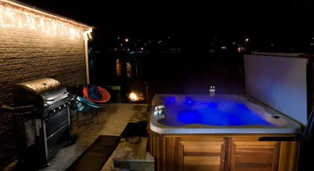 Scott Chalet Spa sur Rivière, Rezervați Cabana Vile în Scott, Vilă