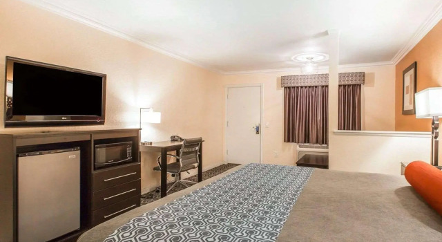 Двухместный люкс Rodeway Inn & Suites Colton-Riverside
