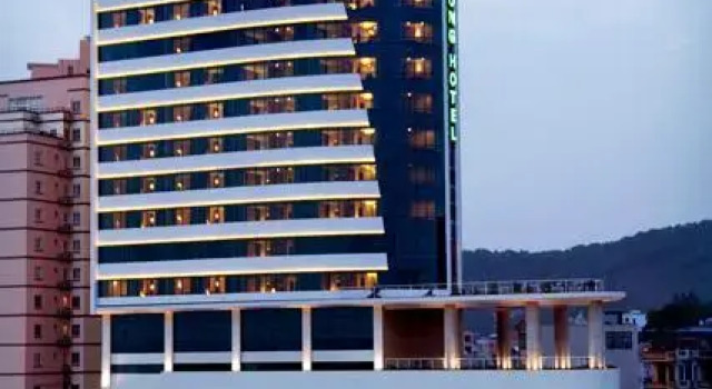 Номер Deluxe Muong Thanh Grand Ha Long Hotel