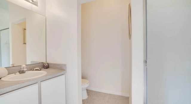 Коттедж Lovely Lake Front Pool Home With CDC Cleaning Standards, Game Room #5hl252