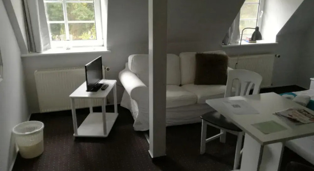 Четырёхместный семейный номер Standard BASALT Hotel Restaurant Lounge