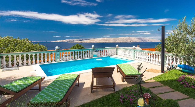 Apartment in Senj Near the Sea & Pool, Book Lejlighed Hoteller i Senj med pool, Swimmingpool