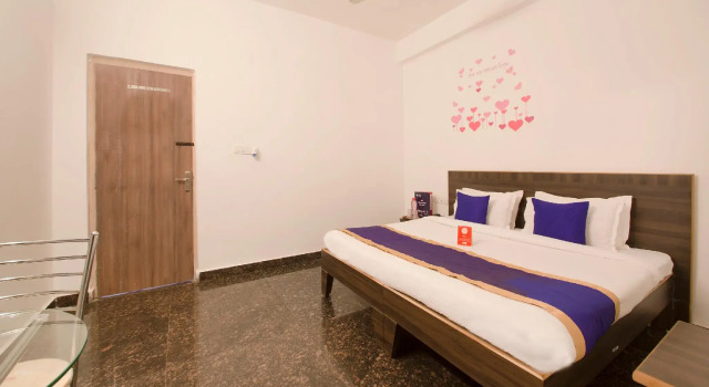 OYO 9936 Elite Inn